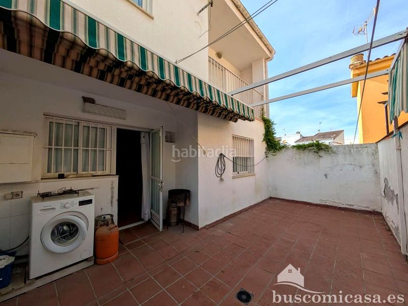 Foto dcda4342-1467-4cc2-aabe-969162da09a6. Casa amb aparcament a Zona Hospital Linares