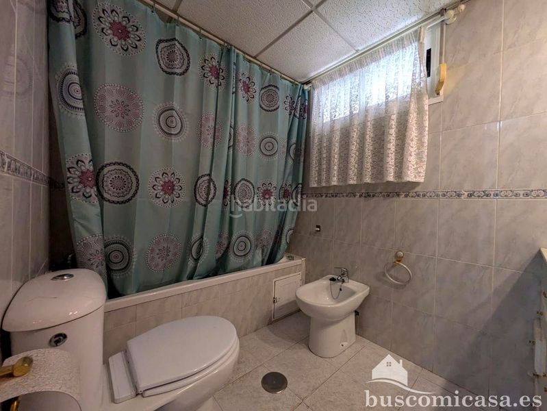 Foto f266ad9f-16ce-49c0-907b-e403194c82be. Casa amb aparcament a Zona Hospital Linares
