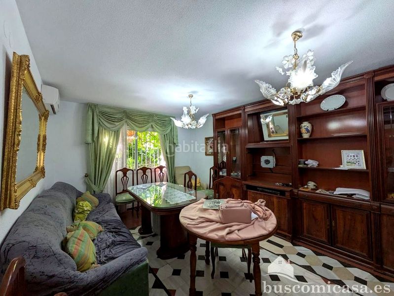 Foto f3d55d6d-f1ea-4e18-9147-62d83381e1ce. Casa amb aparcament a Zona Hospital Linares