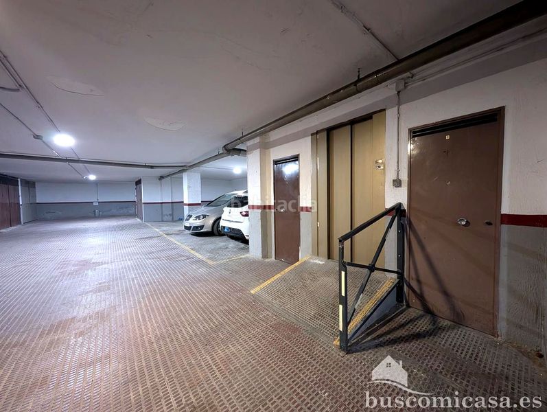 Foto ecf2290c-52d4-4d25-bdac-2574036edc6c. Aparcament cotxe a Zona Hospital Linares