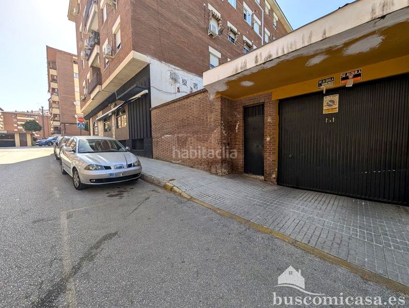 Foto fb26ac6b-89eb-40bd-8182-ffbae5890d0d. Aparcament cotxe a Zona Hospital Linares