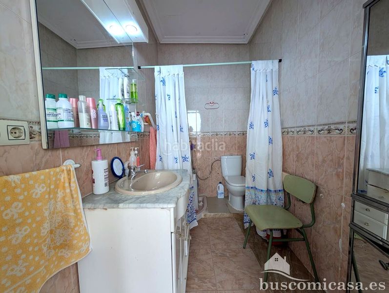Foto 2aede7ce-474a-4f71-bd2f-738870bfd27c. Casa amb aparcament a Centro ciudad Linares