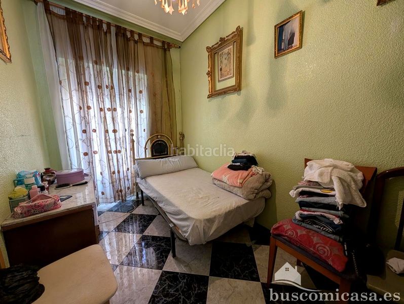 Foto 2b2a85ac-06aa-46b7-95cc-3f1631cf4225. Casa amb aparcament a Centro ciudad Linares