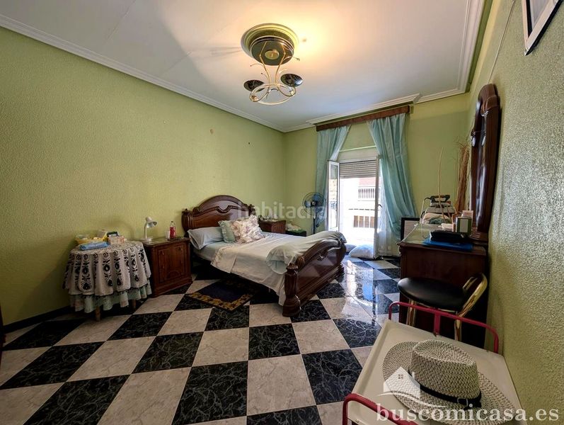 Foto b0d13d05-7f64-43f2-b38e-e9f91146e529. Casa amb aparcament a Centro ciudad Linares