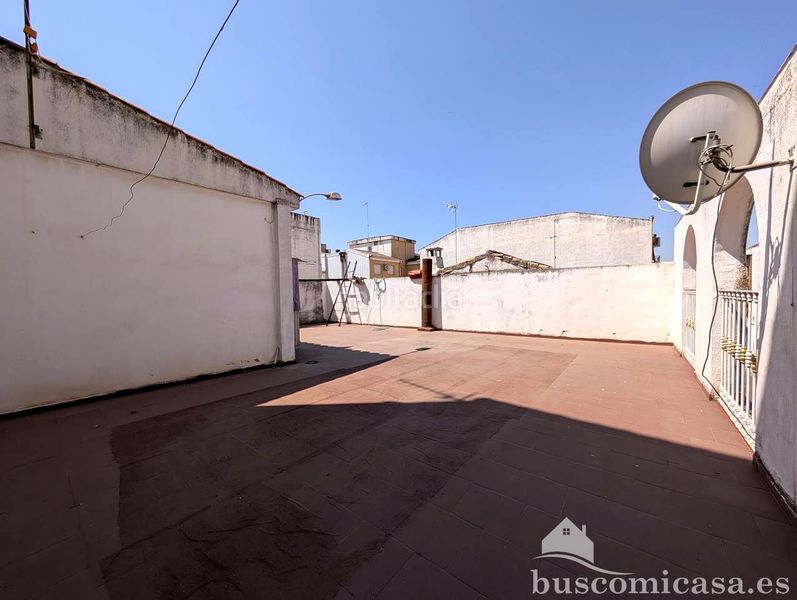 Foto cff2f166-270d-43ff-b97d-df7ae1b1bd59. Casa amb aparcament a Centro ciudad Linares