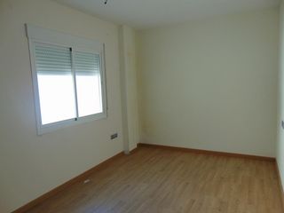 Dúplex  Bruselas. Oportunidad en loja con plaza de garaje