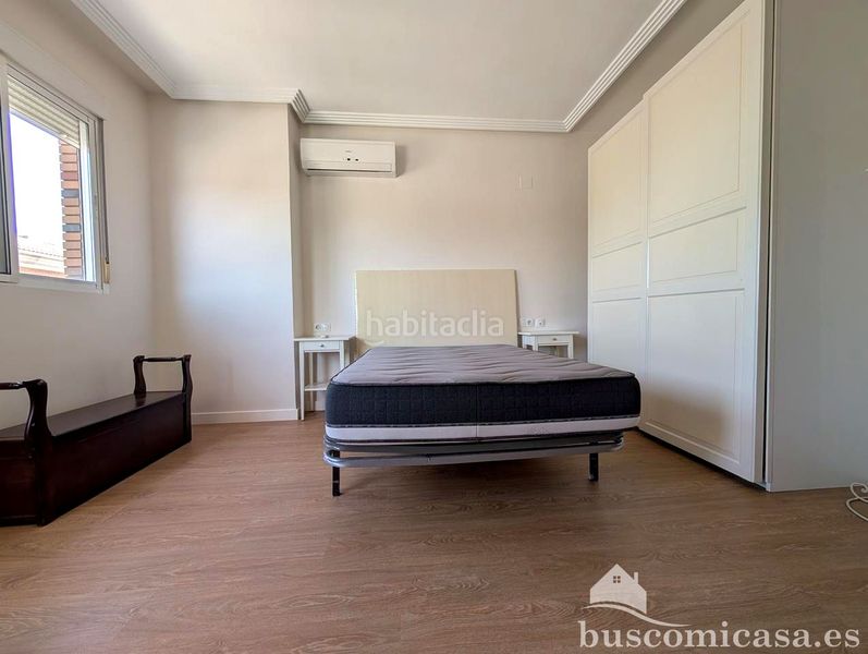 Foto 5f2a5043-e106-4241-b294-50bd21327e07. Dúplex amb aparcament piscina a La Zarzuela - San José - Belén Linares