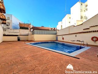 Piso  Alfonso x el sabio. Piso con garaje y piscina comunitaria.