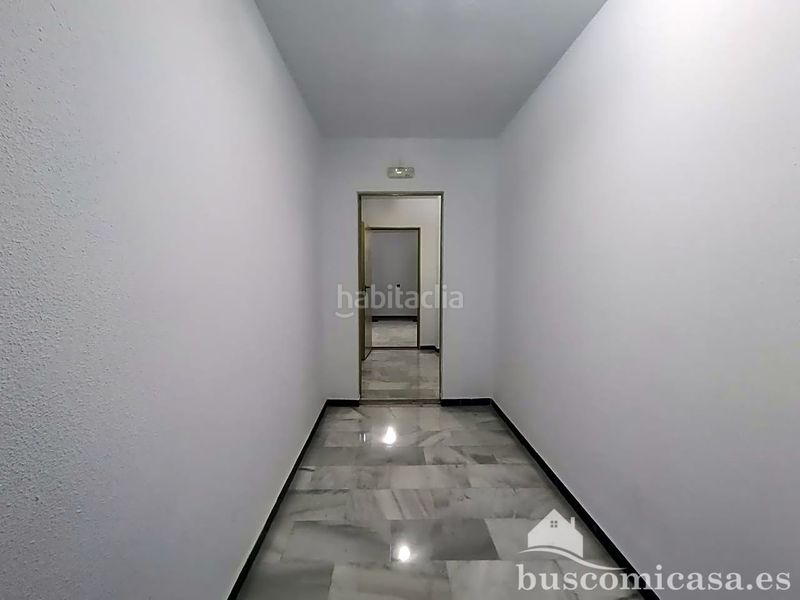 Foto bafbe275-73a9-4eb2-b6b6-01a781d0b2ad. Pis amb piscina a Linarejos Linares