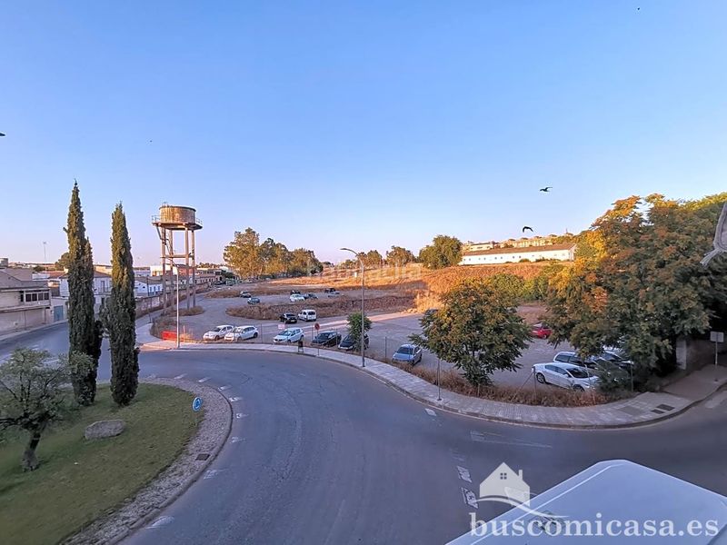 Foto efd45c99-21b1-415b-b339-c7d1a2a83f2b. Pis amb piscina a Linarejos Linares