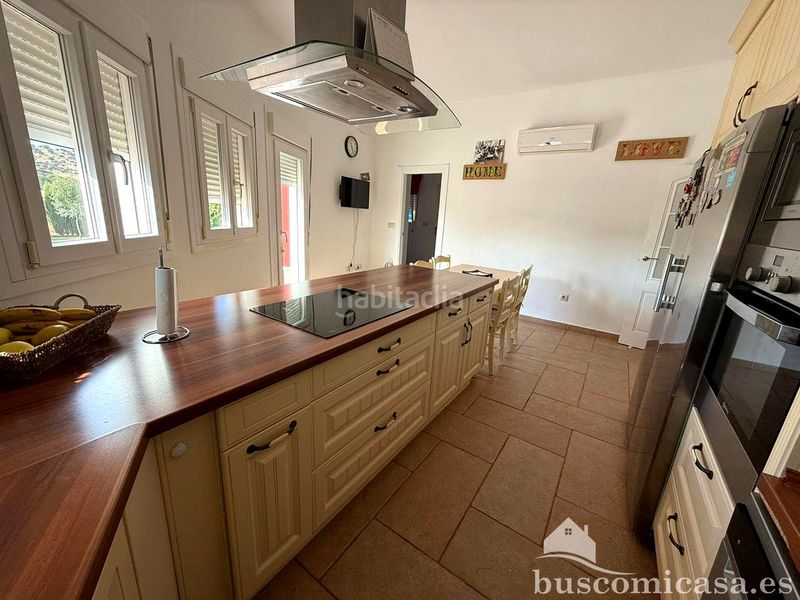 Foto 4551acdc-ba3a-44f3-8c1b-47925c9b7ec0. Casa amb aparcament piscina a San Roque - La Cruz - La Rozuela Linares