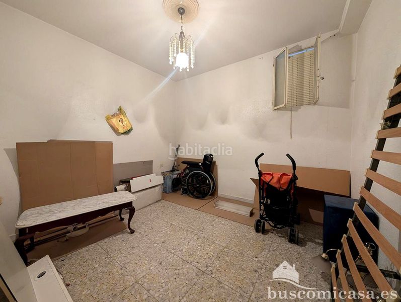Foto 2f4c2b4d-3d47-46d2-9654-eba077a2424d. Pis amb aparcament a Zona Hospital Linares