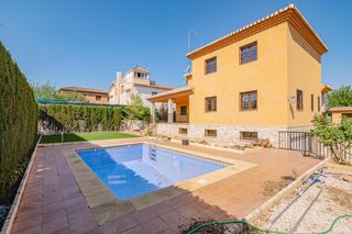 Casa  Del agua. Impresionante chalet en los cortijillos de dílar