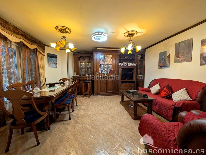 Foto 06179082-b054-46f5-8494-6875098e1c8b. Casa amb piscina a Linarejos Linares