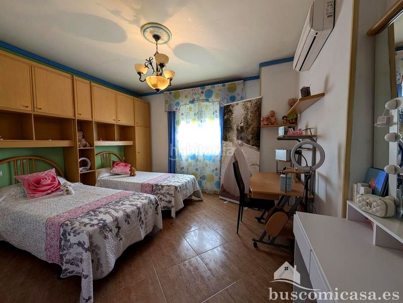 Foto 3baf24a5-2cb9-463a-9953-6a9c9c8a4672. Casa amb piscina a Linarejos Linares