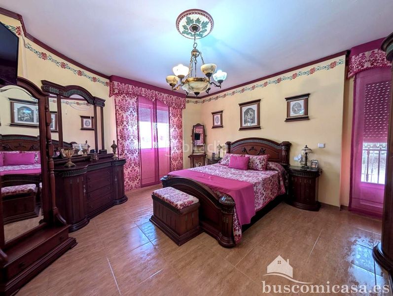 Foto 503ce875-a898-4dfe-a93d-19f86763d9d9. Casa amb piscina a Linarejos Linares
