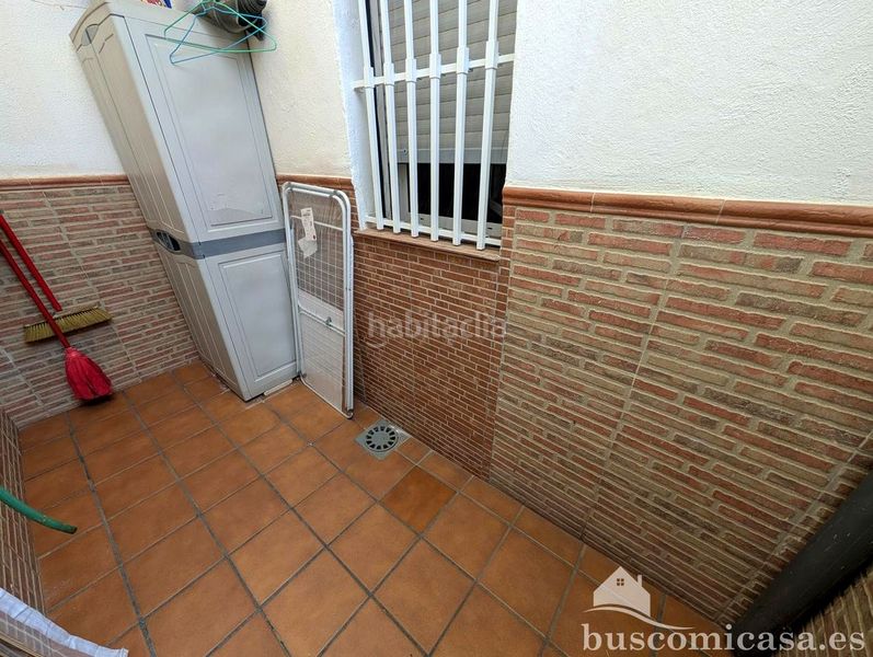 Foto 78e1f552-bd9a-421e-81e8-09239dd98b91. Casa amb piscina a Linarejos Linares