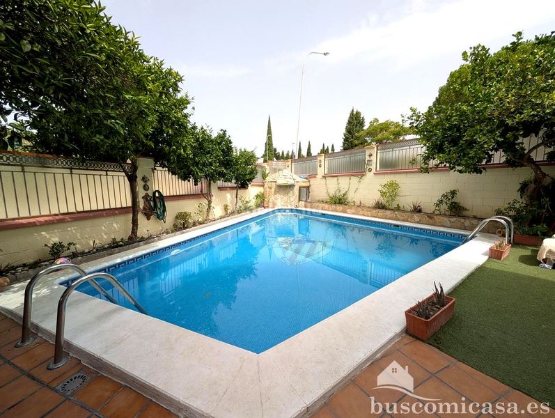 Foto 8bfc3812-a6a1-40ec-98d6-e79cdef76e76. Casa amb piscina a Linarejos Linares