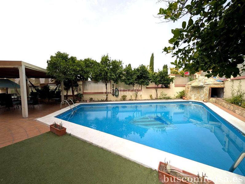 Foto 9b3bc0d7-4c8d-49d0-b129-7b391c6fef07. Casa amb piscina a Linarejos Linares