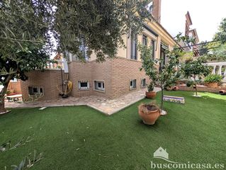 Haus  Calle alemania. Impresionante casa en calle alemania.