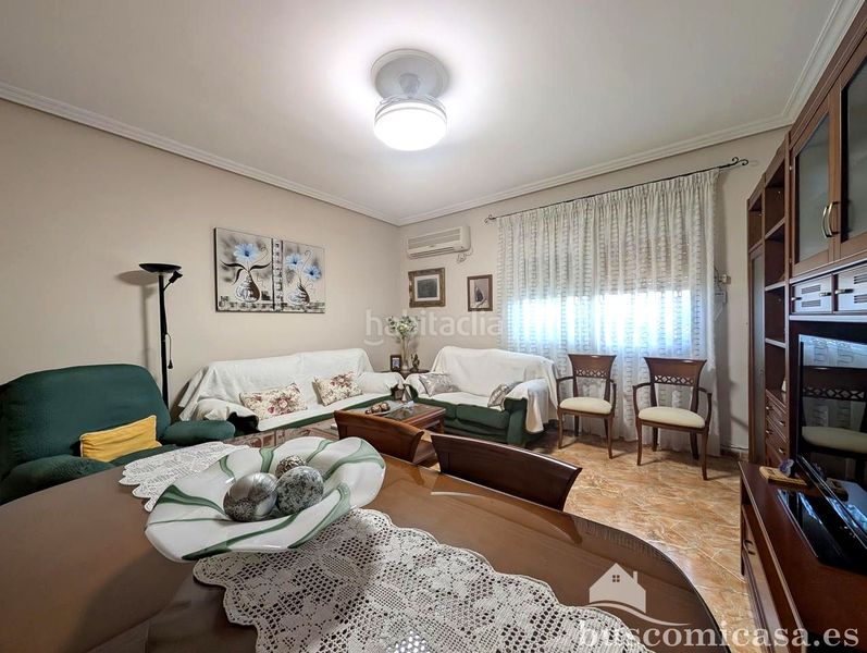 Foto 06ac3463-a65a-4bb0-be14-780c464777b2. Casa amb aparcament a La Zarzuela - San José - Belén Linares