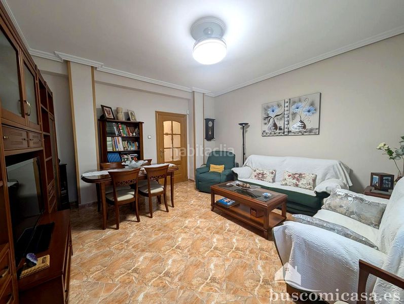 Foto ee1dd11c-105c-49be-a56c-c42b03c86d6b. Casa amb aparcament a La Zarzuela - San José - Belén Linares
