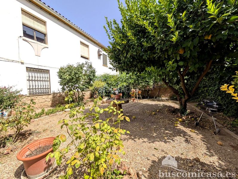 Foto 2bea4885-ab4f-46b7-b58c-b057a24885ba. Casa amb aparcament a Centro ciudad Linares