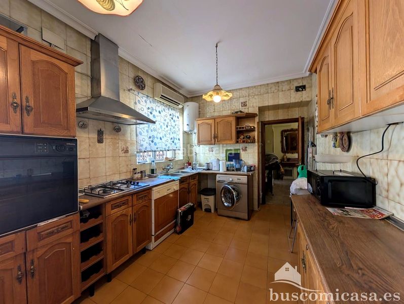 Foto 51ae39a8-ee6e-49d2-abe9-1306061df34b. Casa amb aparcament a Centro ciudad Linares