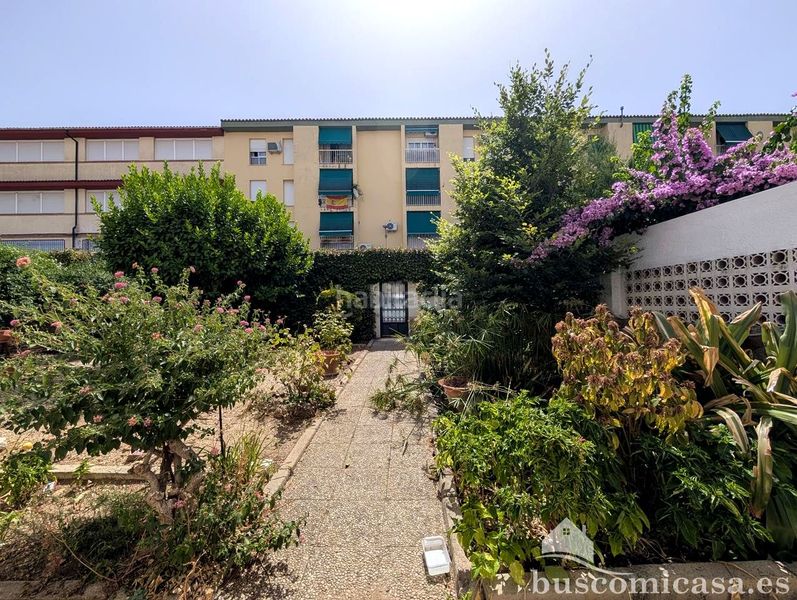 Foto 978a5d8d-602a-42f5-8640-afa2add9faa6. Casa amb aparcament a Centro ciudad Linares