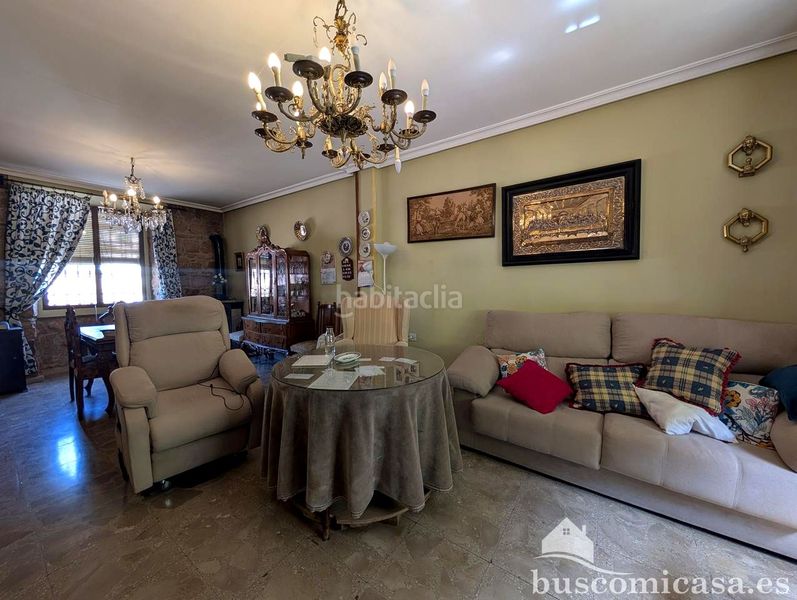 Foto d9a7be04-c519-402a-8aae-3b27a7b4df9c. Casa amb aparcament a Centro ciudad Linares
