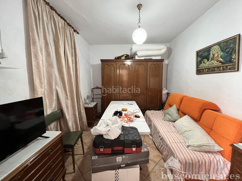 Foto b004e345-18da-40f1-b8b5-cb0f216e623b. Casa a Loja