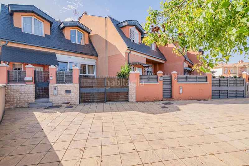 Foto b2f2b720-5c8d-41f7-8e88-e6cc78628342. Casa amb aparcament piscina a Poniente Armilla