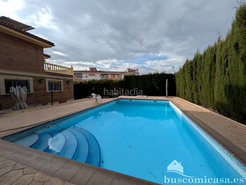Foto a8162cee-7dae-48bb-940d-93f40dc715a1. Casa amb calefacció piscina a Linarejos Linares