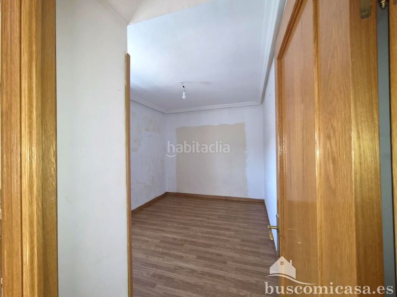 Foto aa2e1cc2-70af-4321-99cb-30a46f9c4f25. Pis a Linarejos Linares