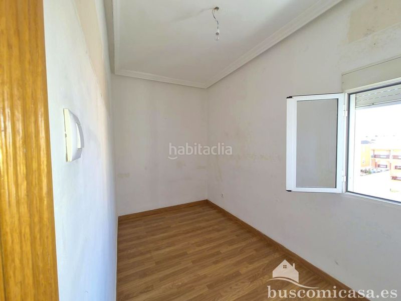 Foto af0b4d72-55aa-4a69-b1a5-dbf037f0df03. Pis a Linarejos Linares