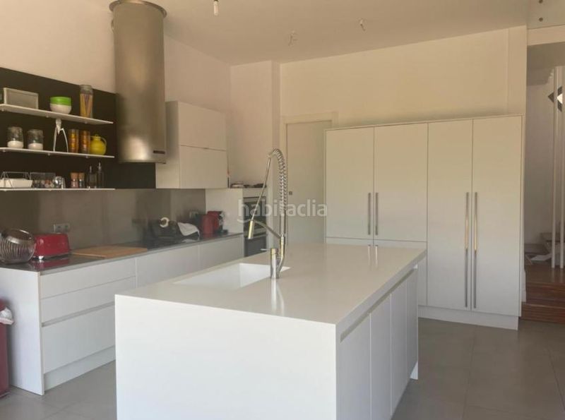 Foto f5fa30c6-6374-4b47-9f97-49556a3be590. Casa amb aparcament piscina a Loja