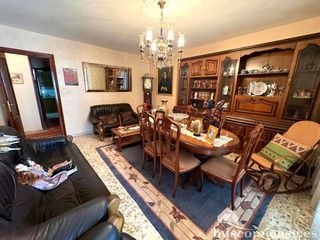 Etagenwohnung  Calle carmen de los ángeles. Magnífico piso en carmen de los ángeles loja