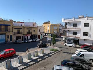 Xalet  Avenida primero de mayo. Casa singular en el centro de coria del rio