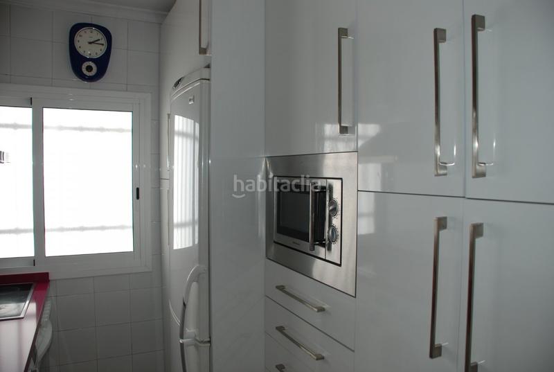 Foto 4cc03daf-b4cc-4e66-abcb-9f134d8d0d3e. Piso tu nuevo hogar te espera en el corazón de triana! en Sevilla