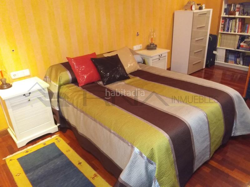 Foto ef789710-ebda-40dd-b7d2-04e03b4fa90c. Chalet mit parking in San Crispín-Huerta Nueva-Estación Elda