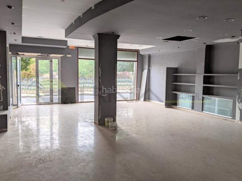 Foto cd60bb42-c4dc-4f81-b185-990f0d3eb083. Local comercial  en el campet en Petrer