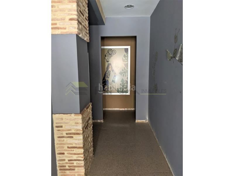 Foto e49f2129-5a25-475e-b093-5e5e86d7c987. Local comercial  en el campet en Petrer