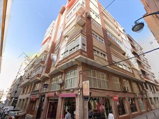 Local Comercial en Plaza de Toros-Avenida Chap-Trinquete. Oficina en c elia barcelo