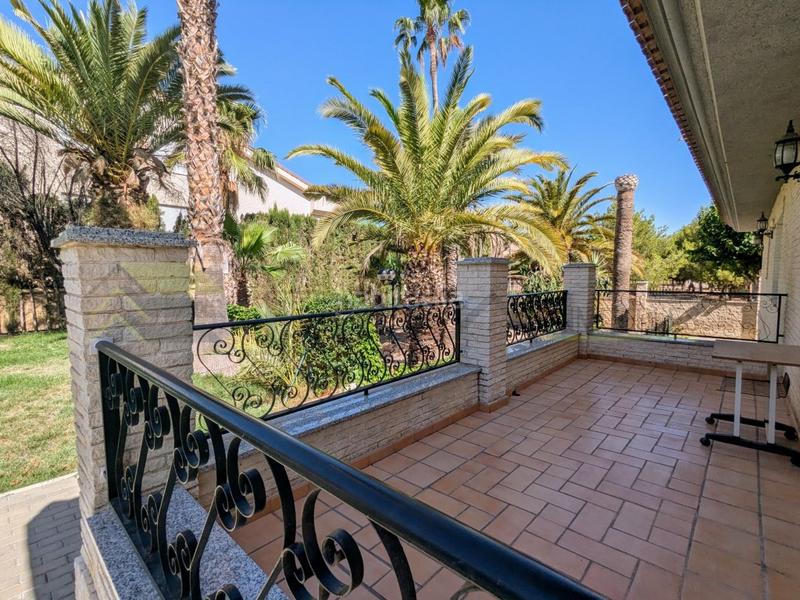 Foto 078b7006-b7fd-42fe-bc6c-c8dd5c1253dc. Chalet avec parking dans Campo Alto-Club de Campo Elda