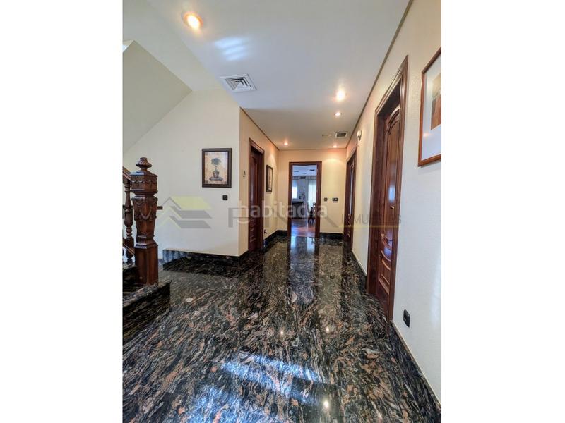 Foto 1b37fd5a-5b8b-421e-bb33-3ddd65653d0b. Chalet avec parking dans Campo Alto-Club de Campo Elda