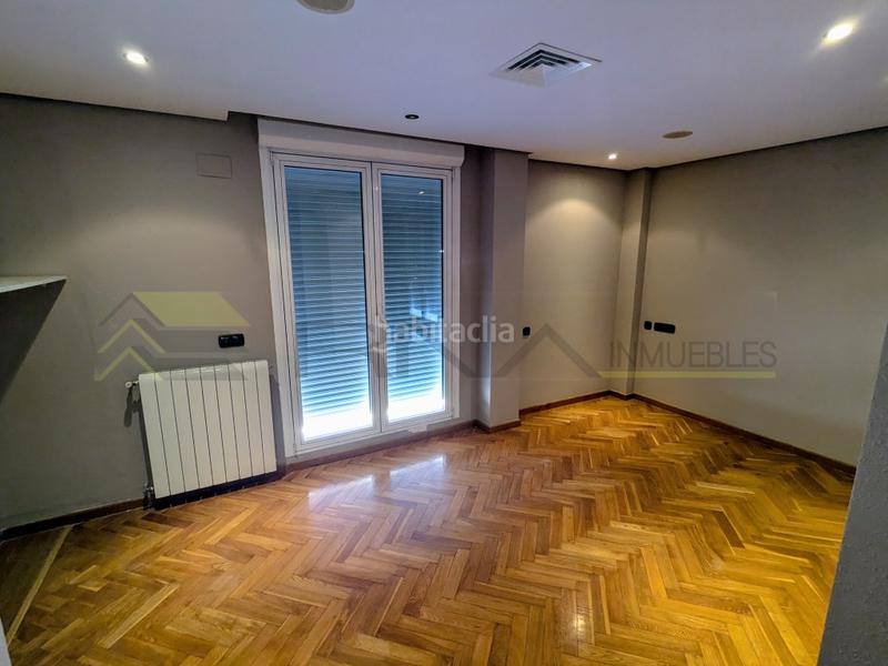 Foto b564a84f-9fff-437c-a5e0-018a91ab4b70. Chalet avec parking dans Campo Alto-Club de Campo Elda