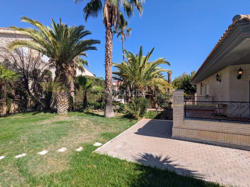 Foto db2932de-9c1f-4df9-83ad-fb9f15c05d8c. Chalet avec parking dans Campo Alto-Club de Campo Elda