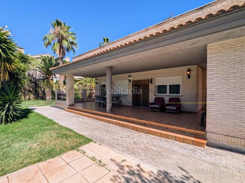 Foto e791e9f6-17ab-46d6-a781-5d91e2a91df3. Chalet avec parking dans Campo Alto-Club de Campo Elda