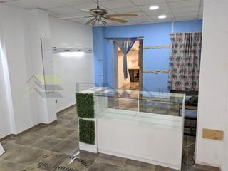 Lloguer Local Comercial a Fraternidad. Local comercial en av reina victoria
