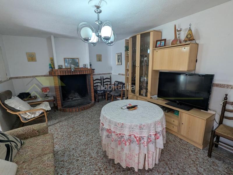Foto 3a0dd84d-b385-4bc6-a1d3-a2814e28d8ce. Casa amb aparcament a Alatoz